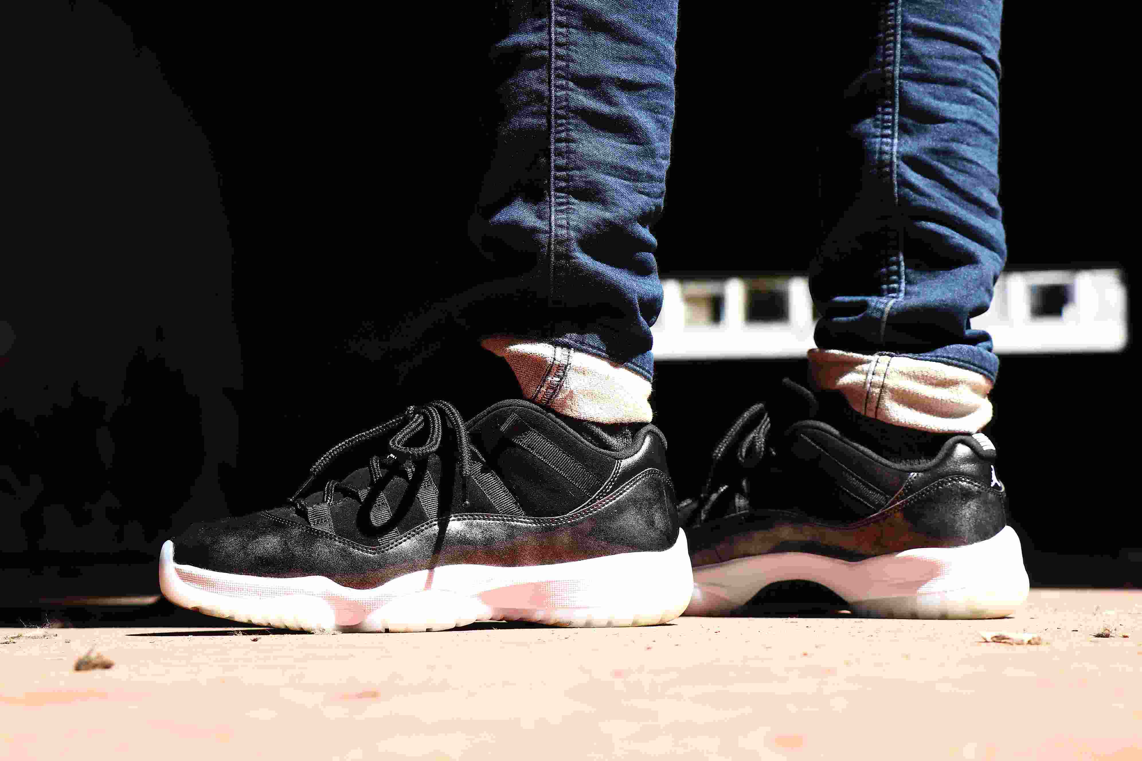 Air Jordan XI Low Barons (528895-010)