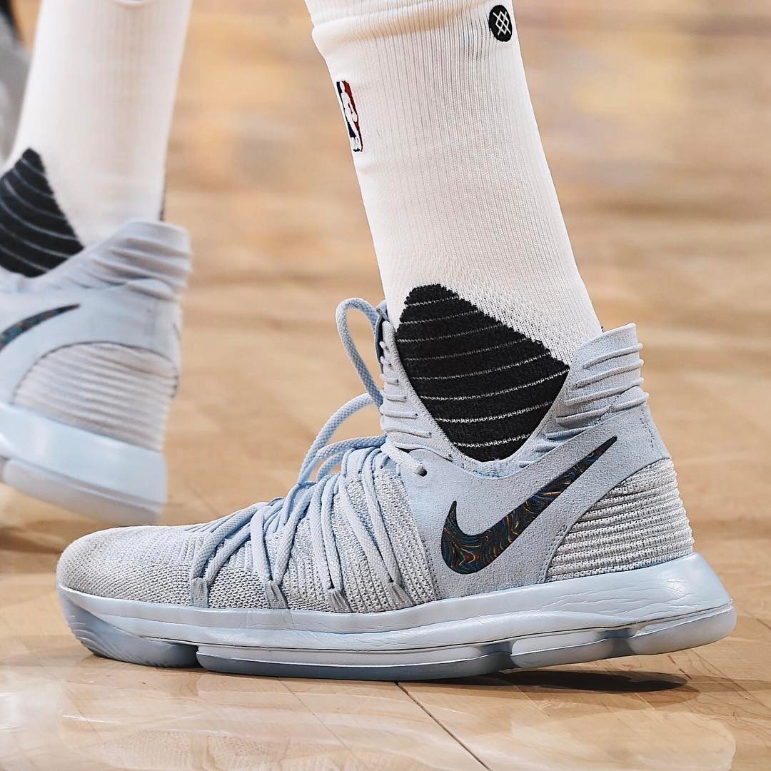 Kevin Durant wearing KD 10