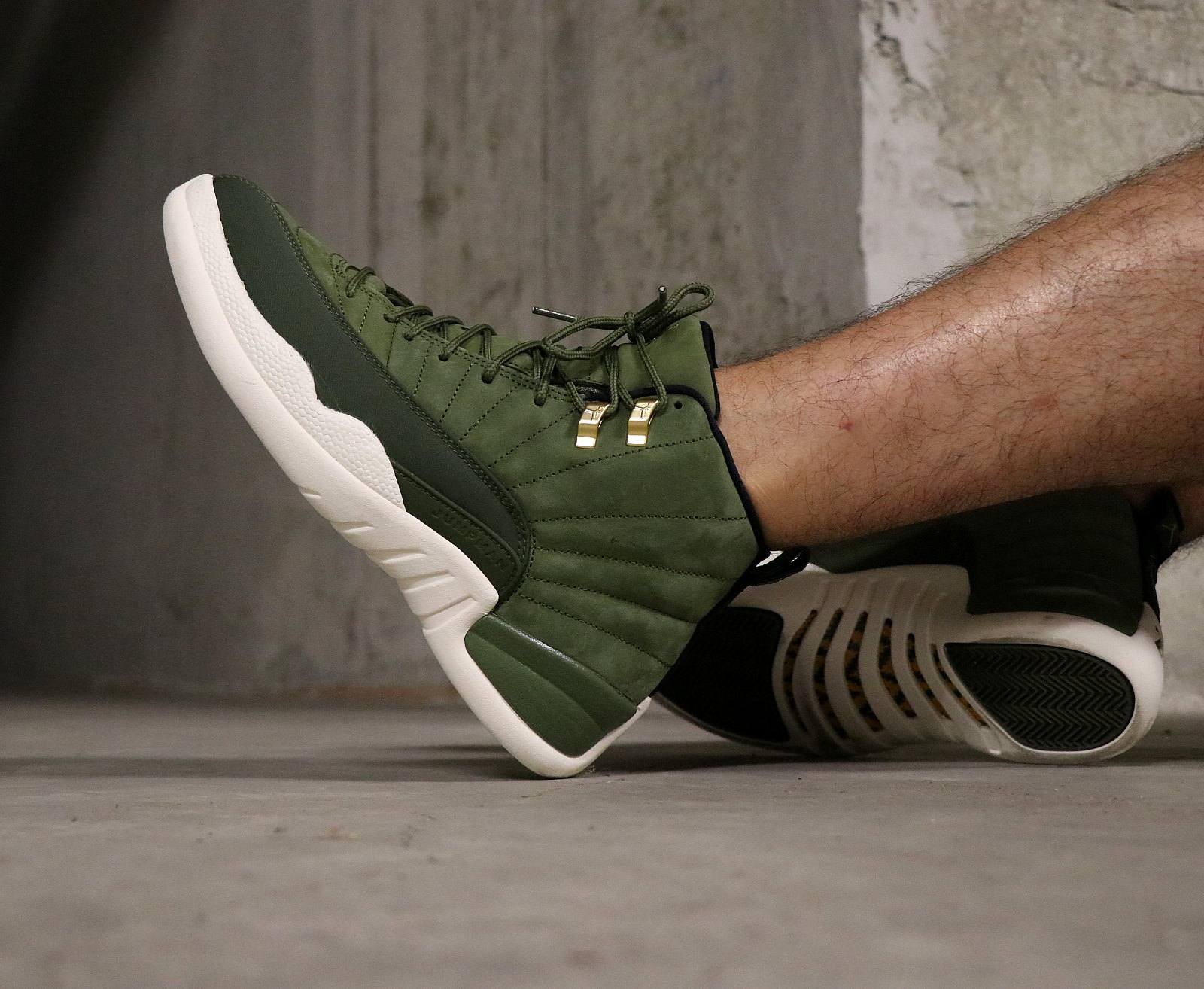 Air Jordan XII Retro Chris Paul Class of 2003