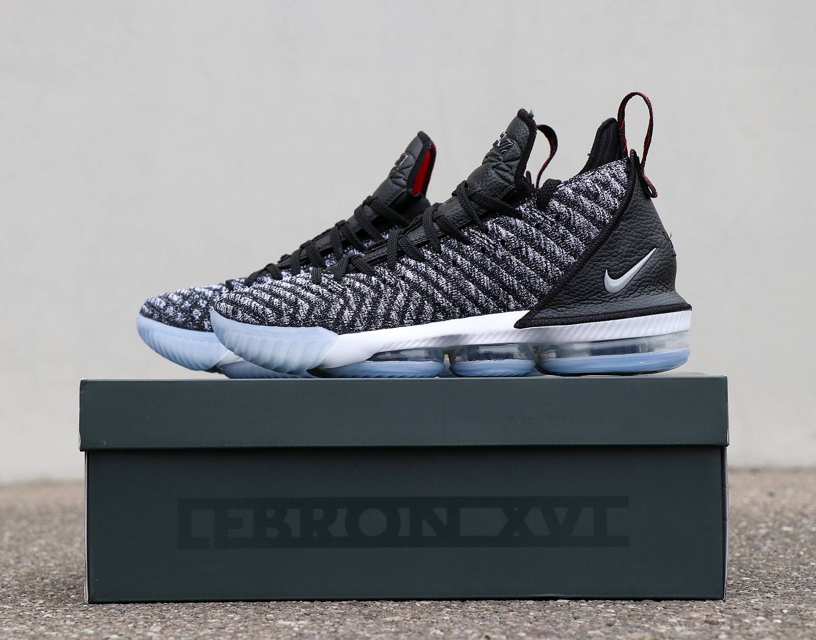 Nike LeBron 16 Oreo